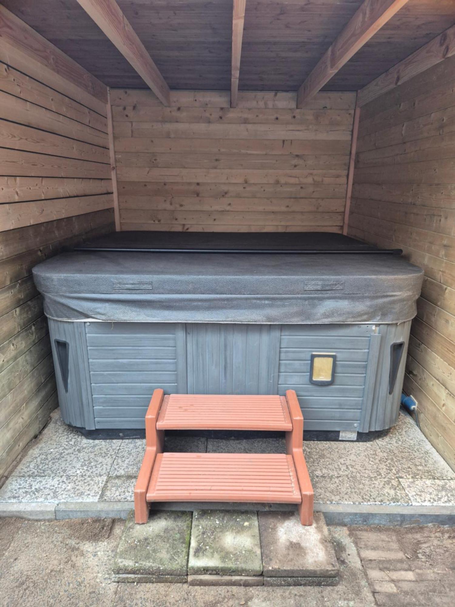 Luxe Boshuisje Met Prive Wellness & Jacuzzi Op De Veluwe เออร์เมโล ภายนอก รูปภาพ
